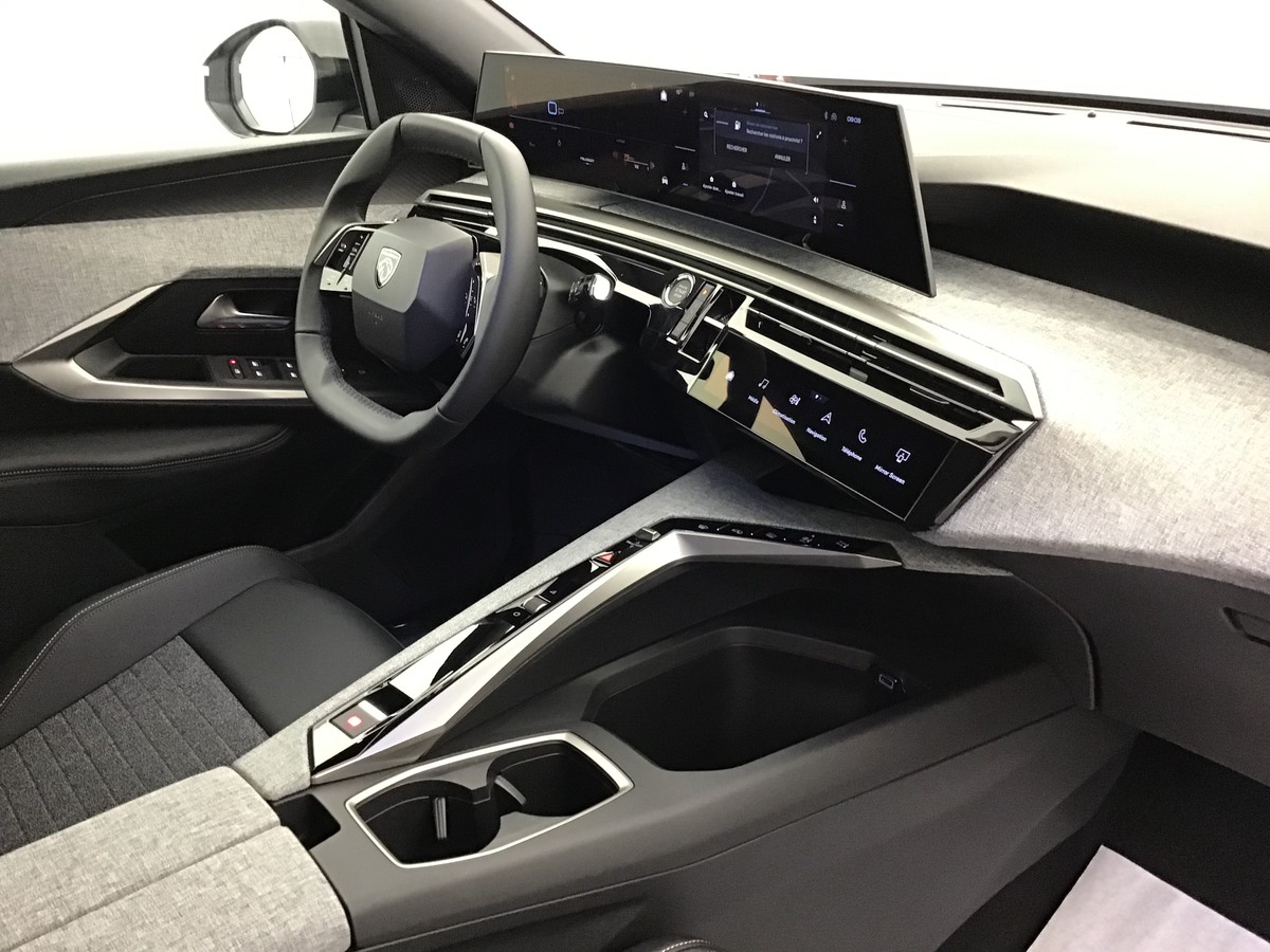 PEUGEOT 3008 PHASE 4 GT 1.2 Hybrid 145ch E-Dsc6 Gt