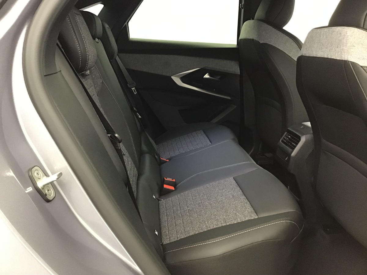 PEUGEOT 3008 PHASE 4 GT 1.2 Hybrid 145ch E-Dsc6 Gt