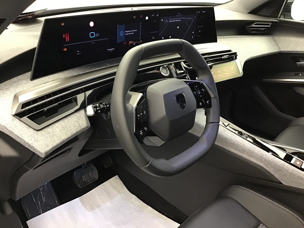 PEUGEOT 3008 PHASE 4 GT 1.2 Hybrid 145ch E-Dsc6 Gt