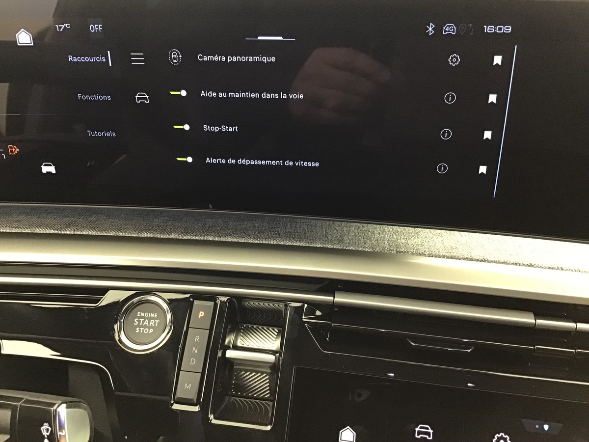 PEUGEOT 3008 PHASE 4 ALLURE BUSINESS 1.2 Hybrid 145ch E-Dsc6 Allure Business