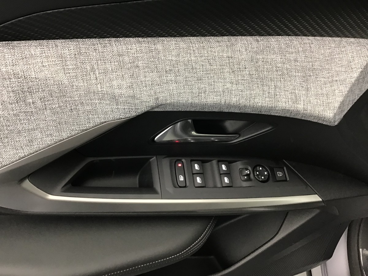 PEUGEOT 3008 PHASE 4 ALLURE BUSINESS 1.2 Hybrid 145ch E-Dsc6 Allure Business