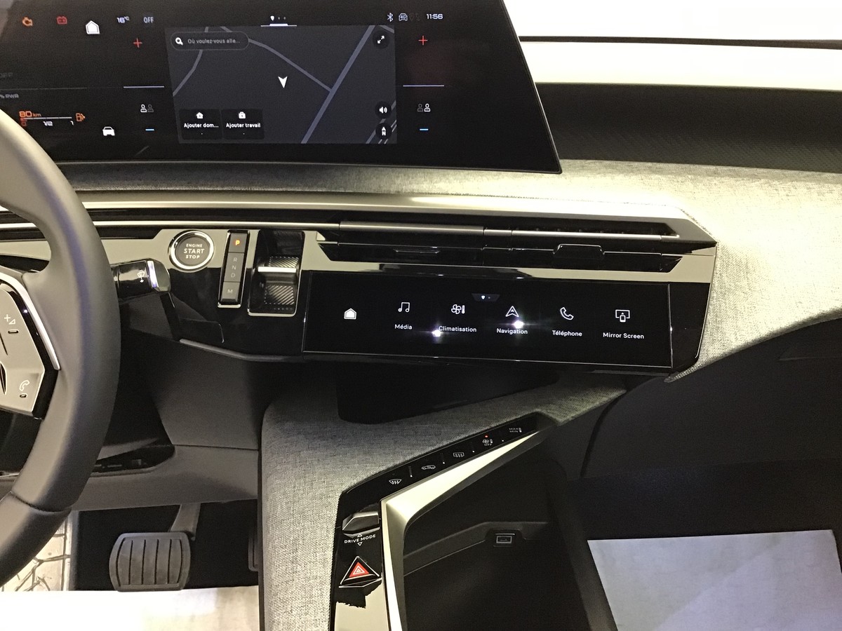 PEUGEOT 3008 PHASE 4 BUSINESS 1.2 Hybrid 145ch E-Dsc6 Business