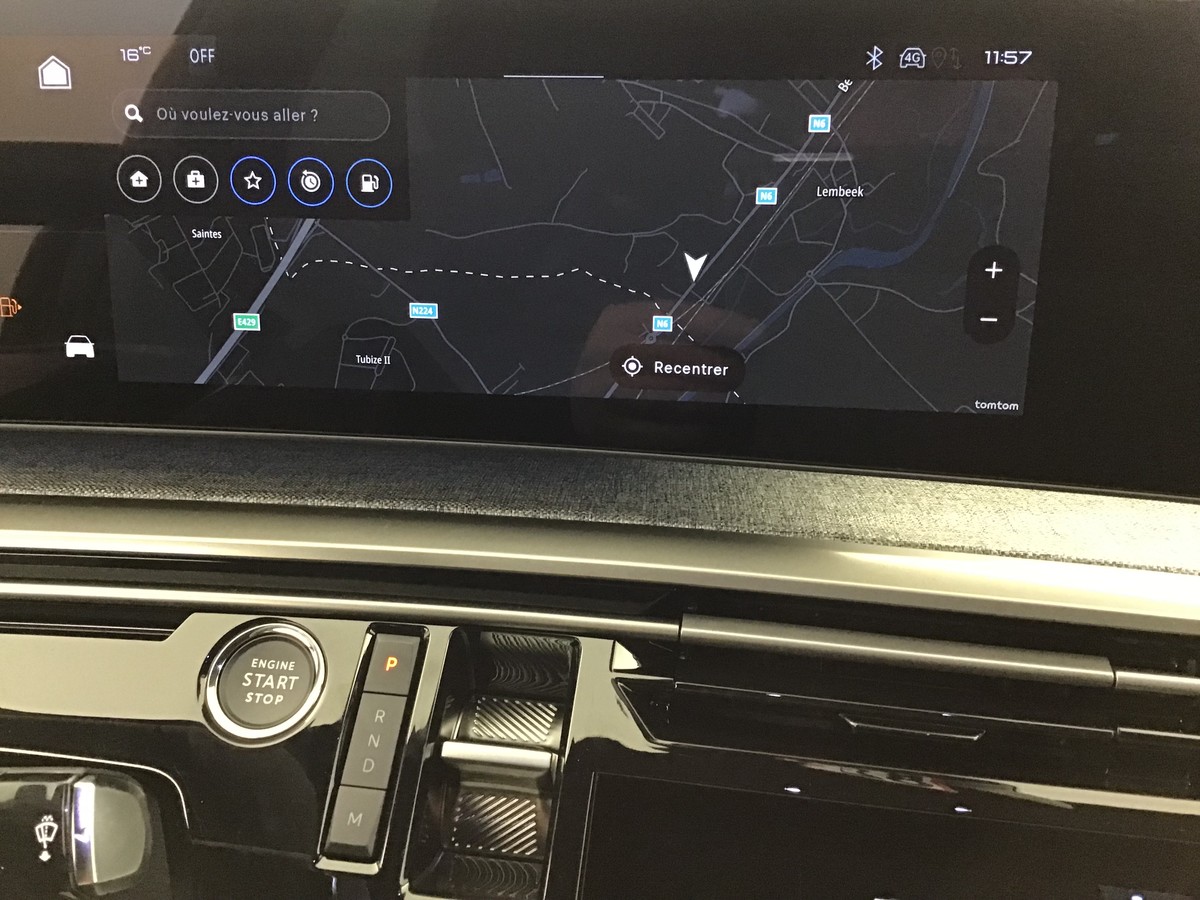 PEUGEOT 3008 PHASE 4 BUSINESS 1.2 Hybrid 145ch E-Dsc6 Business
