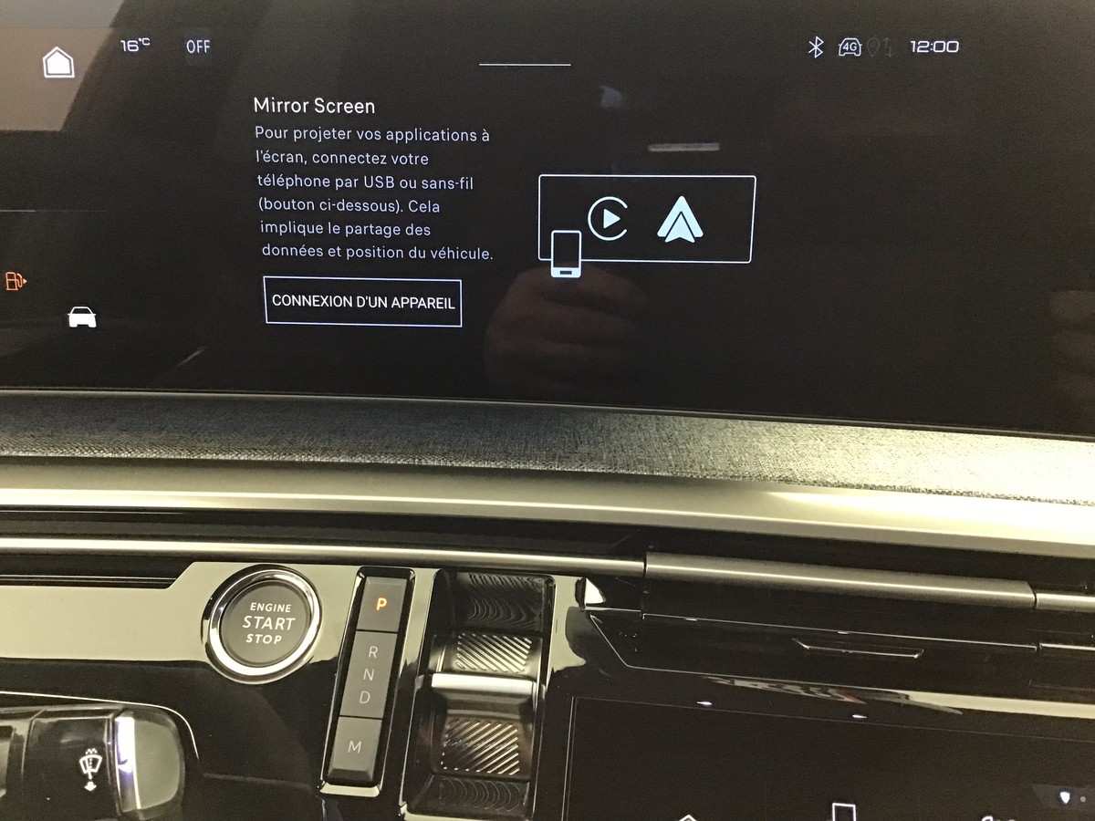 PEUGEOT 3008 PHASE 4 BUSINESS 1.2 Hybrid 145ch E-Dsc6 Business