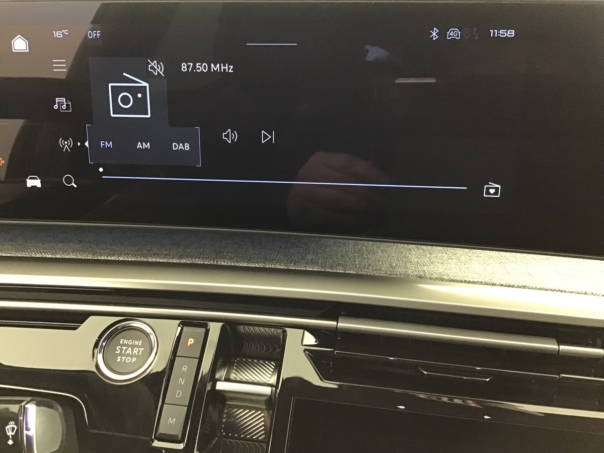 PEUGEOT 3008 PHASE 4 BUSINESS 1.2 Hybrid 145ch E-Dsc6 Business