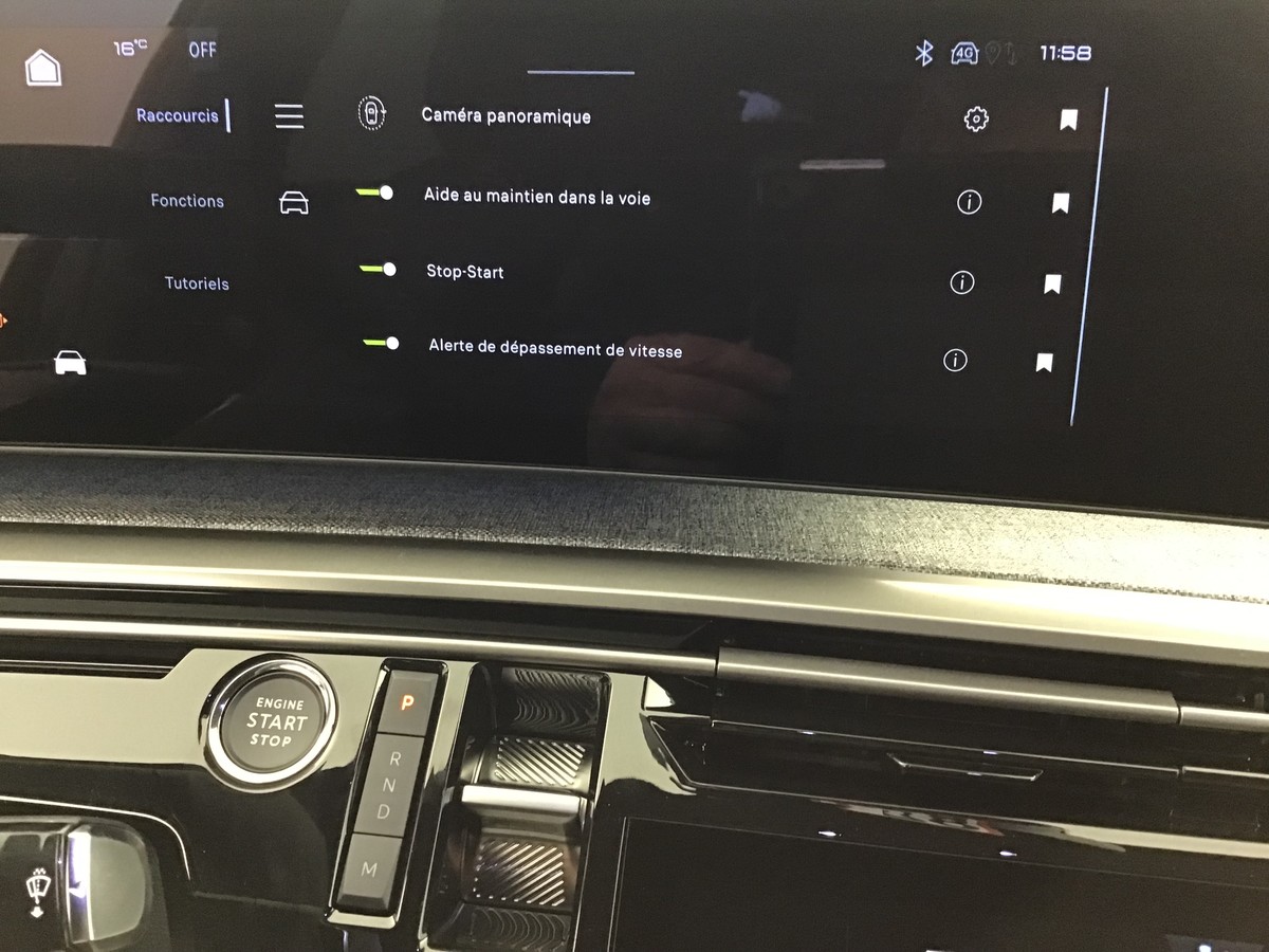 PEUGEOT 3008 PHASE 4 BUSINESS 1.2 Hybrid 145ch E-Dsc6 Business