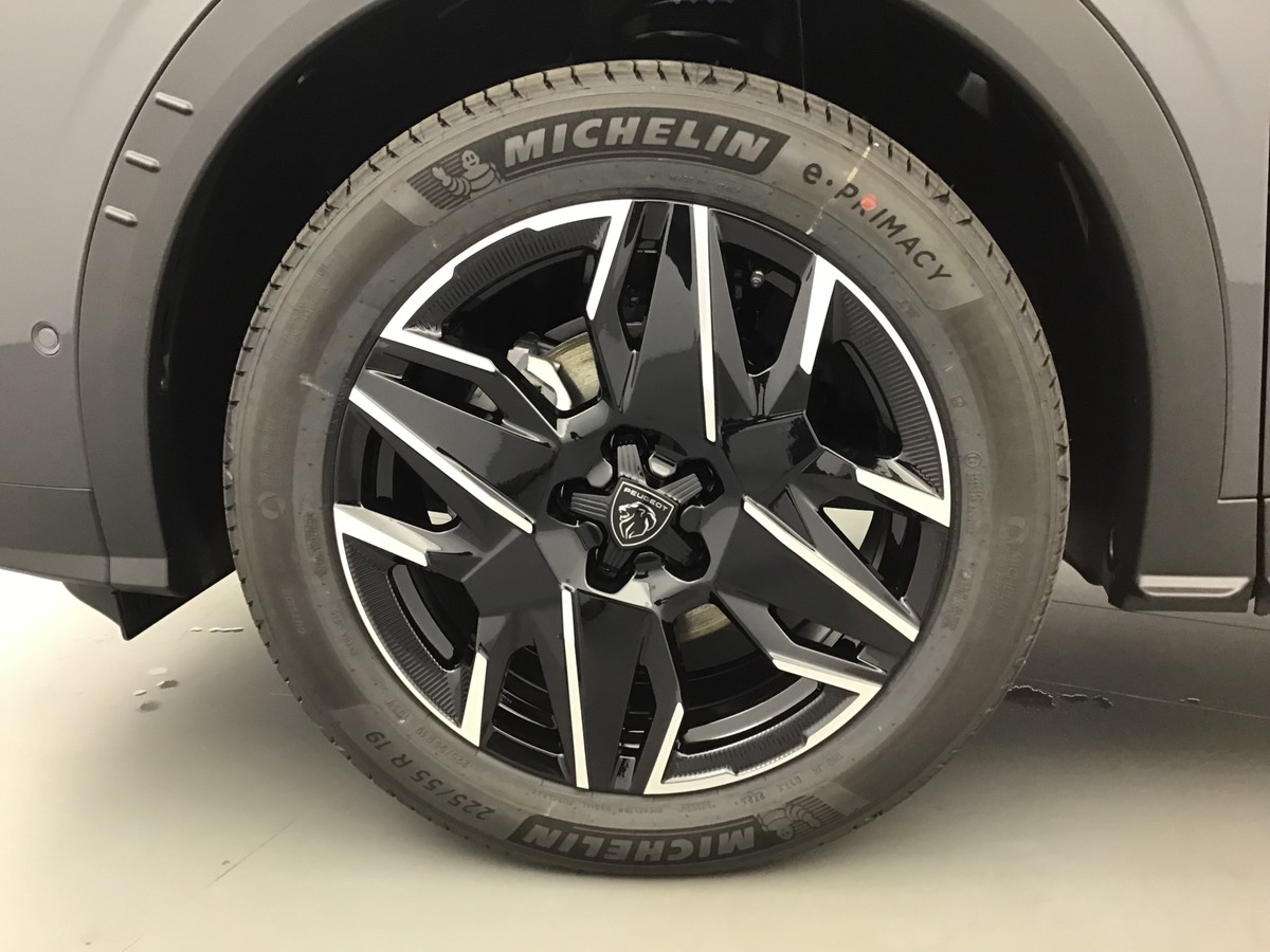 PEUGEOT 3008 PHASE 4 BUSINESS 1.2 Hybrid 145ch E-Dsc6 Business