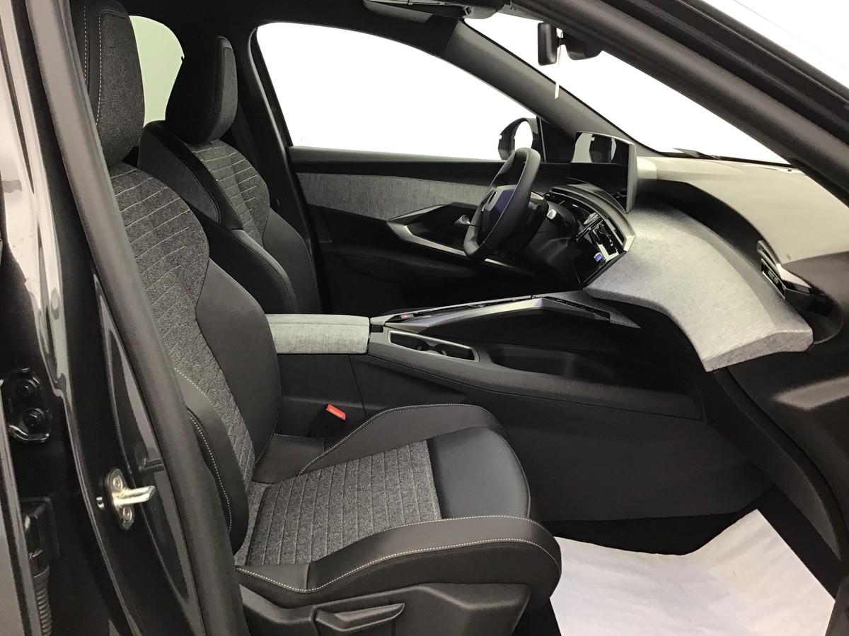 PEUGEOT 3008 PHASE 4 BUSINESS 1.2 Hybrid 145ch E-Dsc6 Business