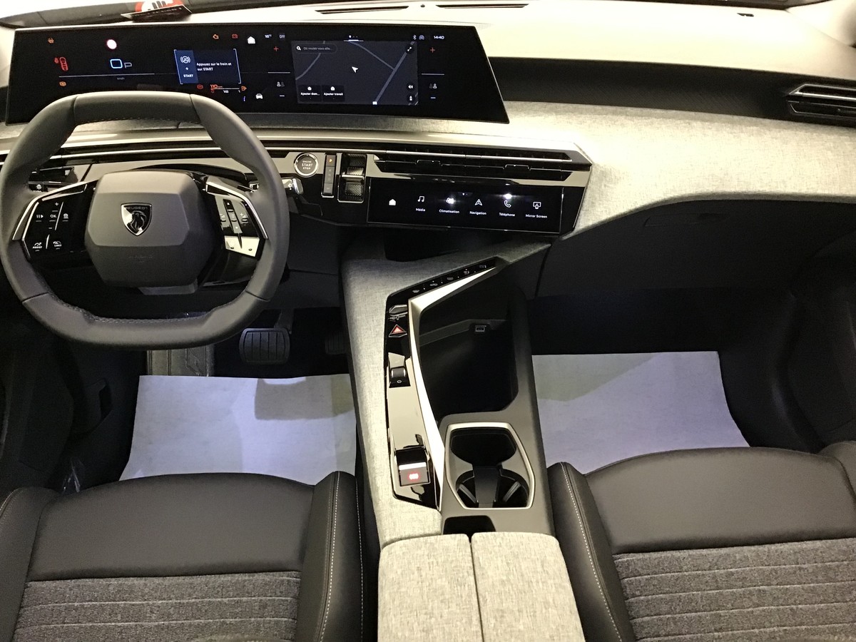 PEUGEOT 3008 PHASE 4 GT 1.2 Hybrid 145ch E-Dsc6 Gt