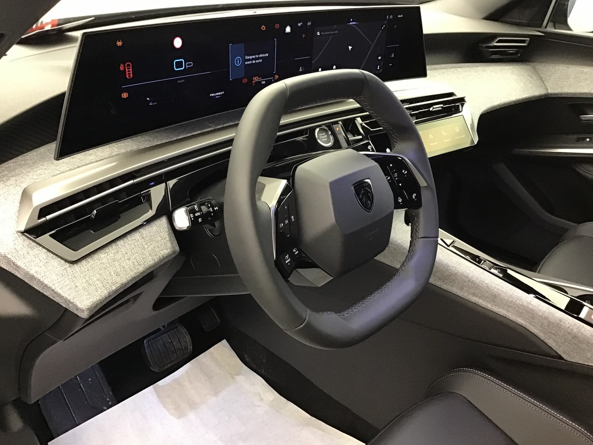 PEUGEOT 3008 PHASE 4 GT 1.2 Hybrid 145ch E-Dsc6 Gt