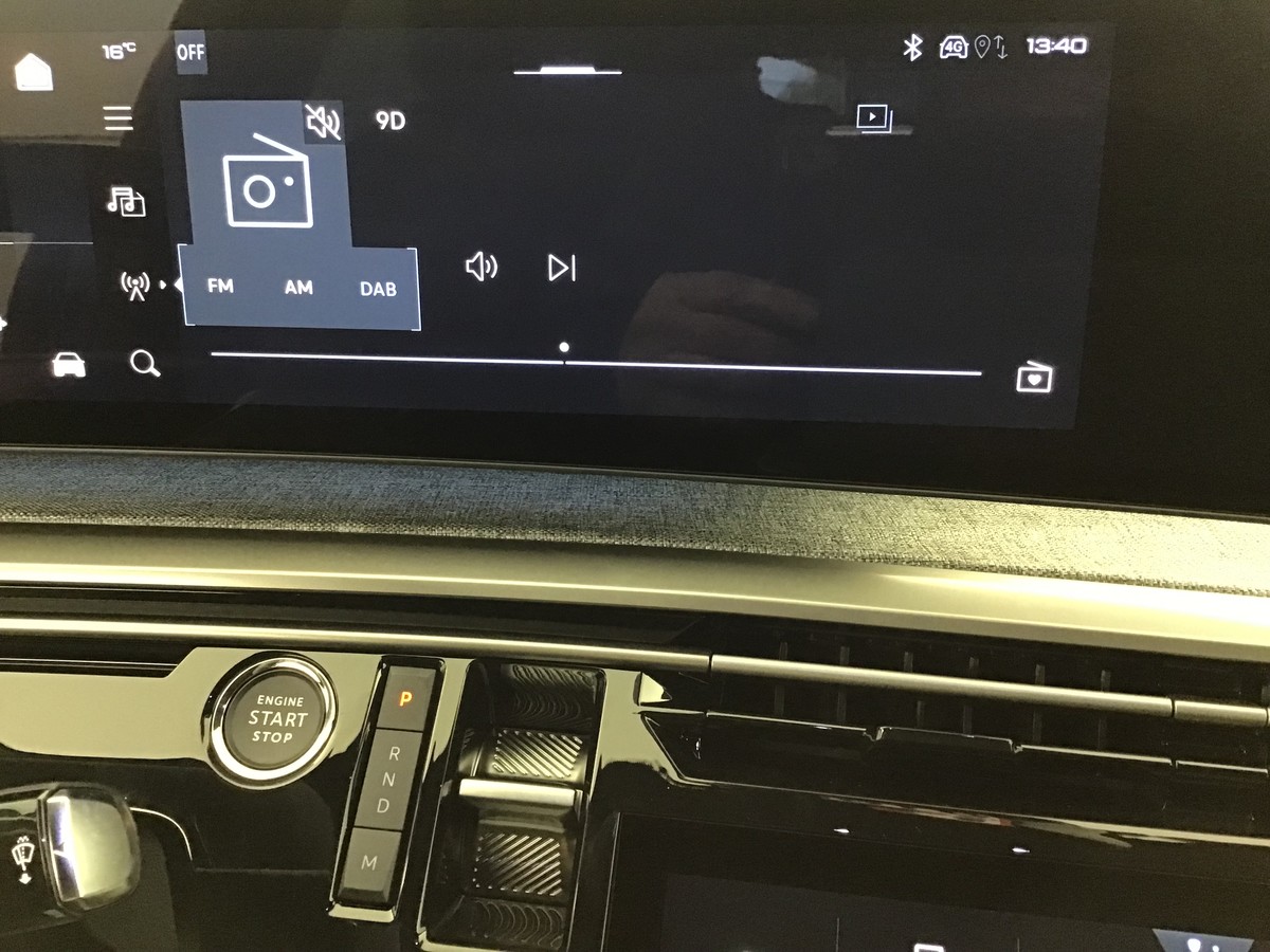 PEUGEOT 3008 PHASE 4 BUSINESS 1.2 Hybrid 145ch E-Dsc6 Business