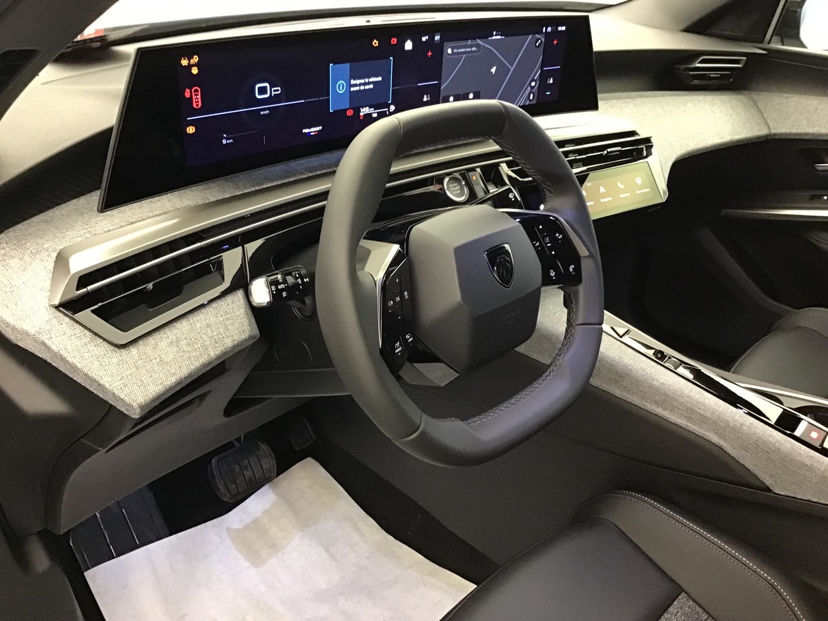 PEUGEOT 3008 PHASE 4 BUSINESS 1.2 Hybrid 145ch E-Dsc6 Business