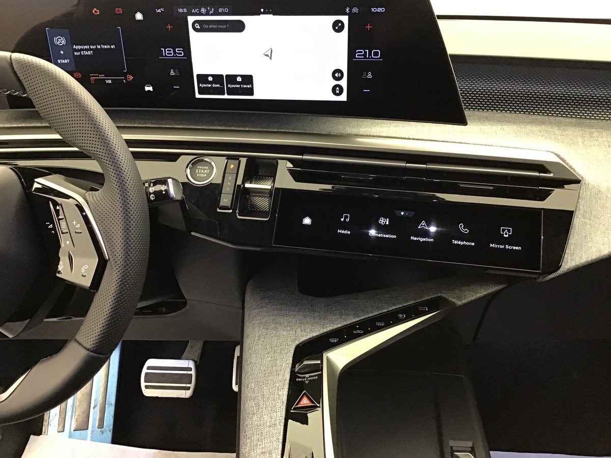 PEUGEOT 5008 GT 1.2 Hybrid 145ch E-Dsc6 Gt