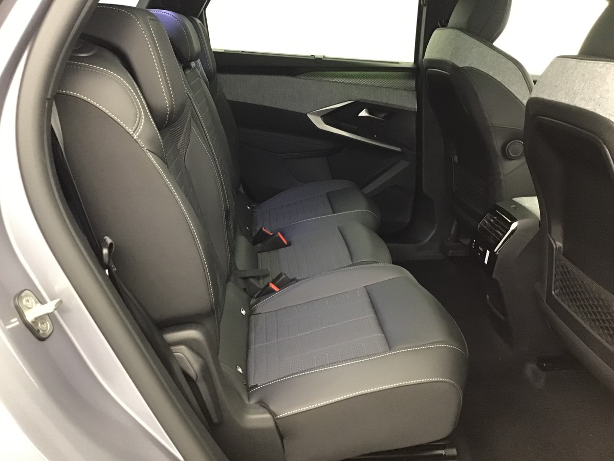 PEUGEOT 5008 GT 1.2 Hybrid 145ch E-Dsc6 Gt