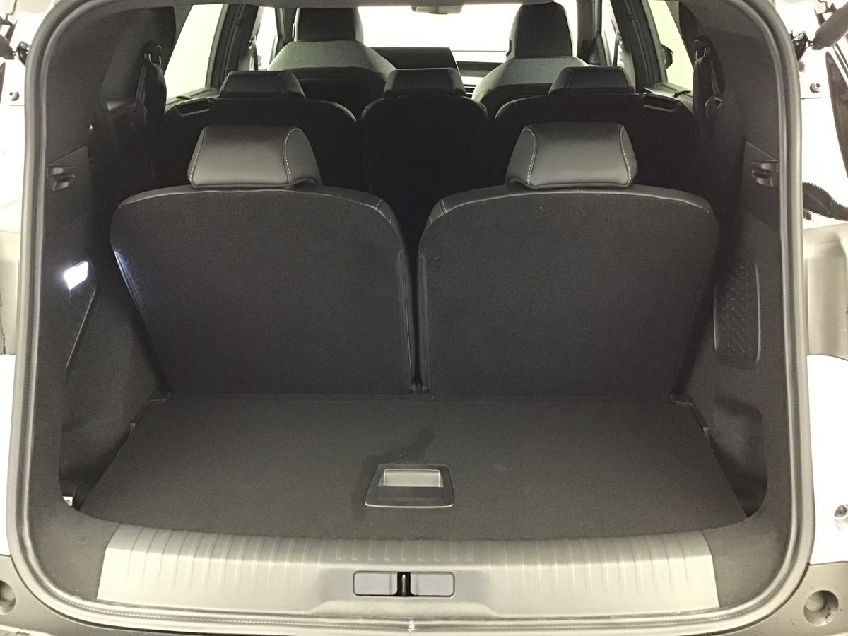 PEUGEOT 5008 GT 1.2 Hybrid 145ch E-Dsc6 Gt