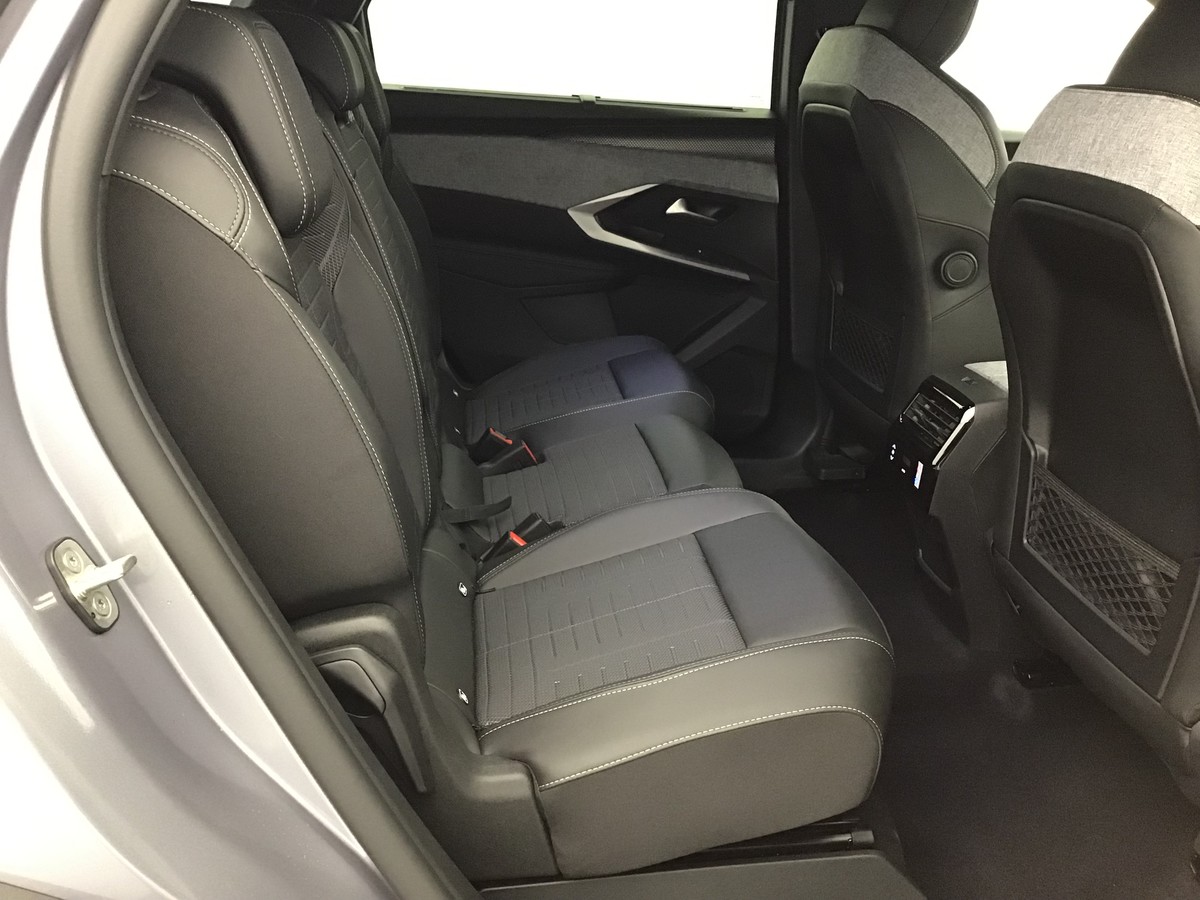 PEUGEOT 5008 GT 1.2 Hybrid 145ch E-Dsc6 Gt