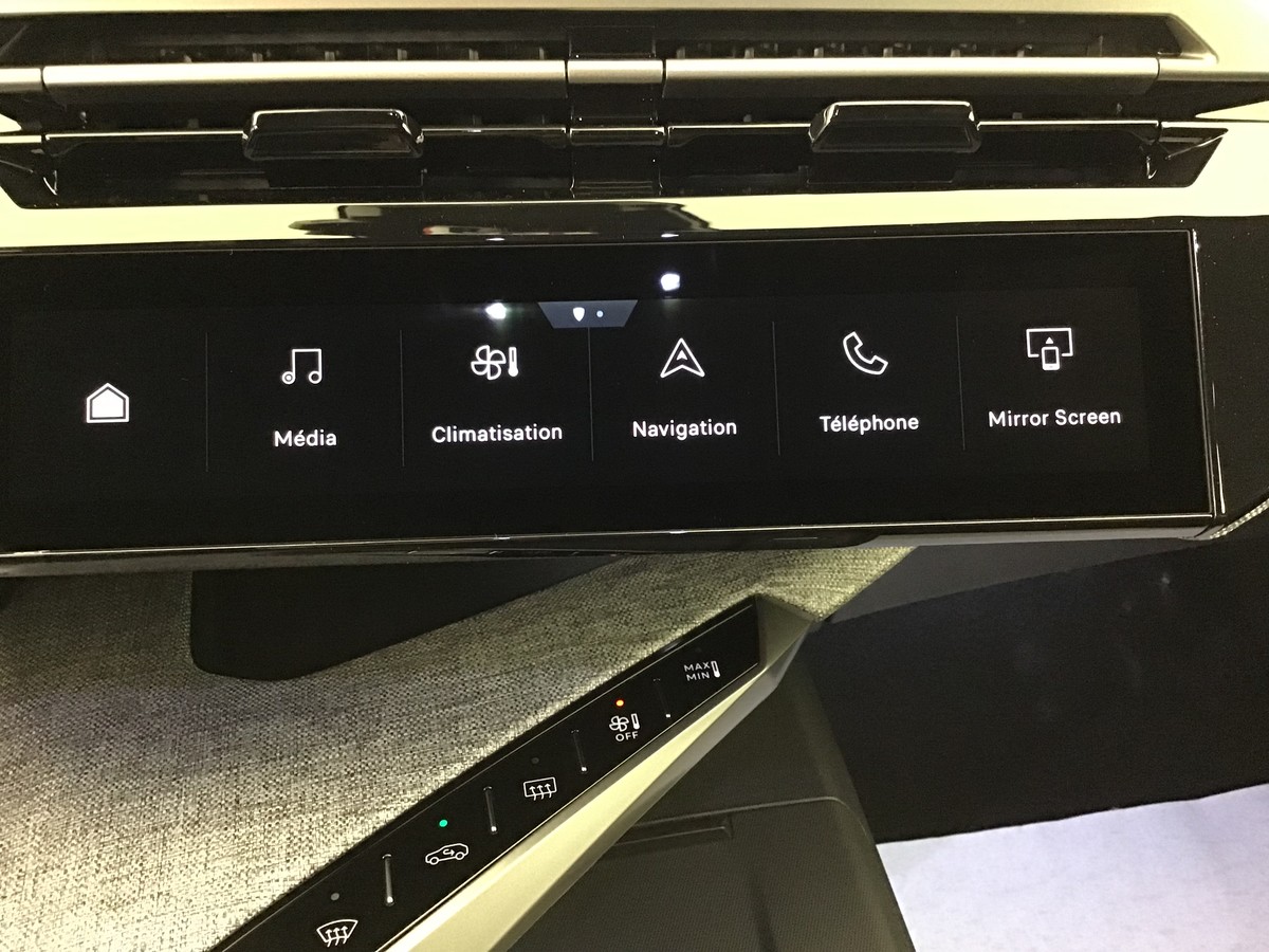 PEUGEOT 5008 GT 1.2 Hybrid 145ch E-Dsc6 Gt