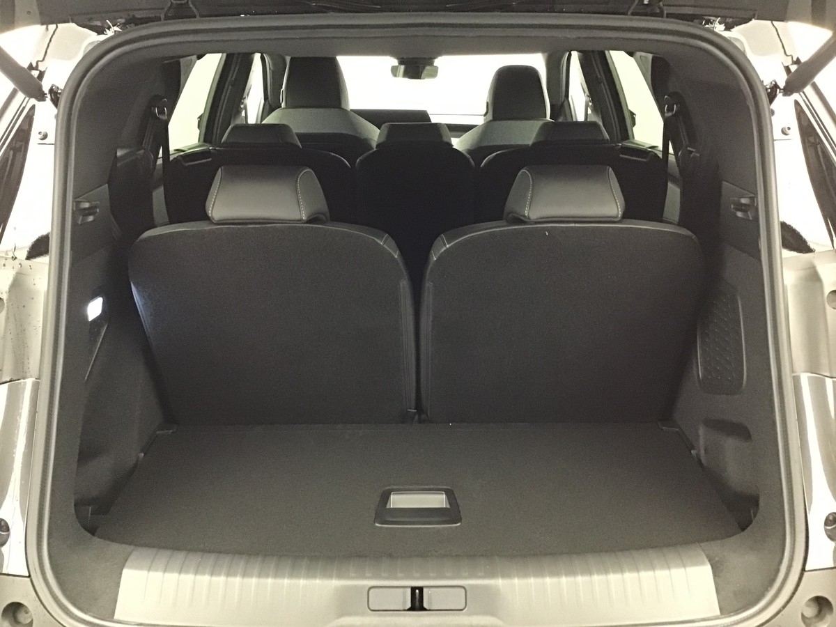 PEUGEOT 5008 GT 1.2 Hybrid 145ch E-Dsc6 Gt