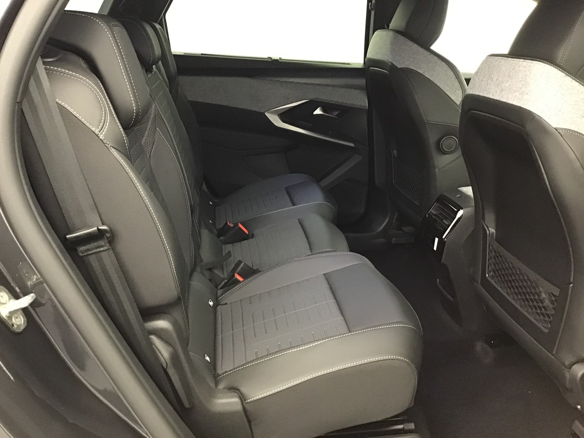 PEUGEOT 5008 GT 1.2 Hybrid 145ch E-Dsc6 Gt