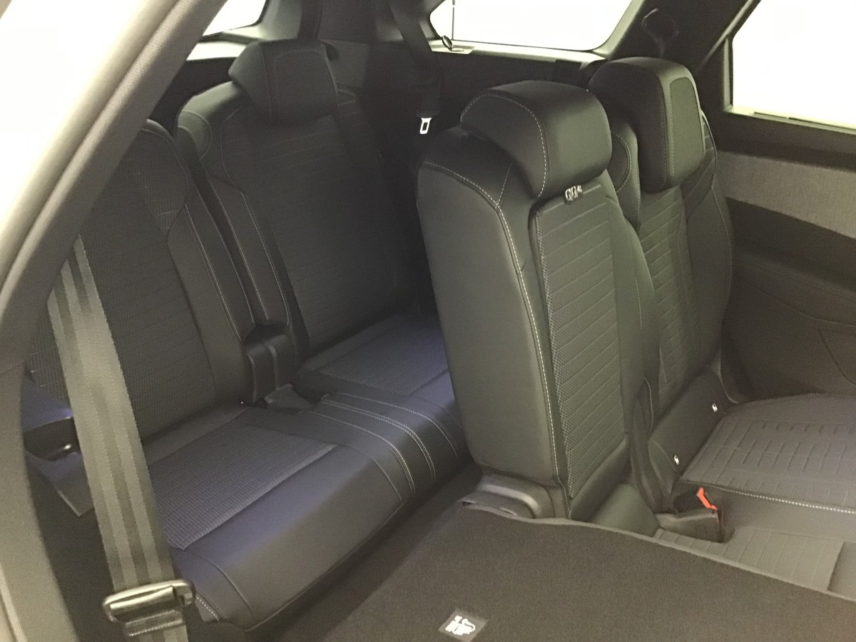 PEUGEOT 5008 GT 1.2 Hybrid 145ch E-Dsc6 Gt