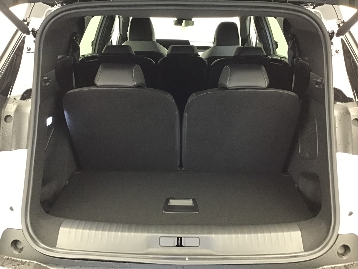 PEUGEOT 5008 GT 1.2 Hybrid 145ch E-Dsc6 Gt