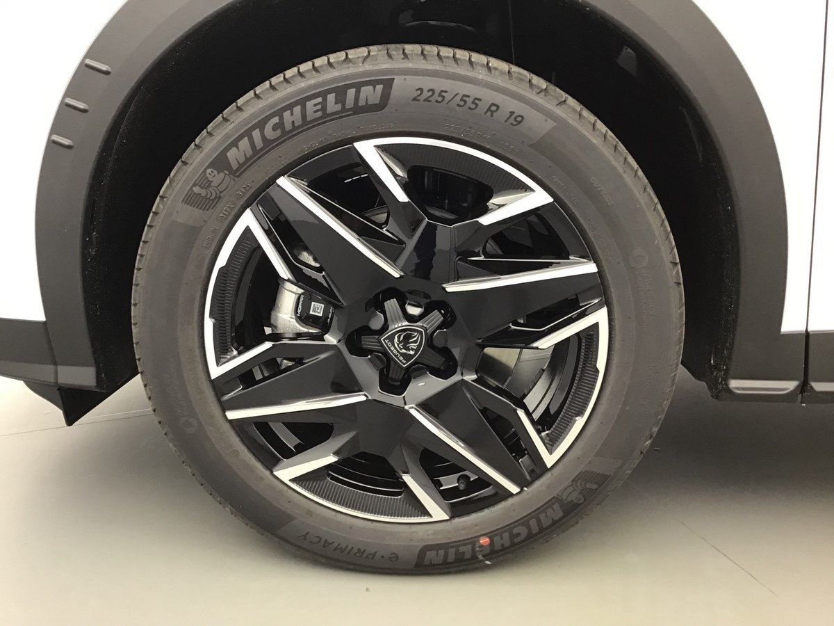 PEUGEOT 5008 GT 1.2 Hybrid 145ch E-Dsc6 Gt