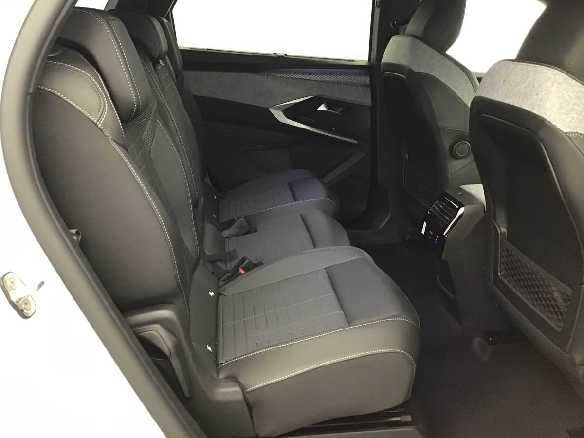 PEUGEOT 5008 GT 1.2 Hybrid 145ch E-Dsc6 Gt