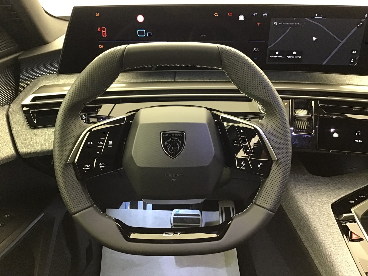 PEUGEOT 3008 PHASE 4 GT 1.2 Hybrid 145ch E-Dsc6 Gt