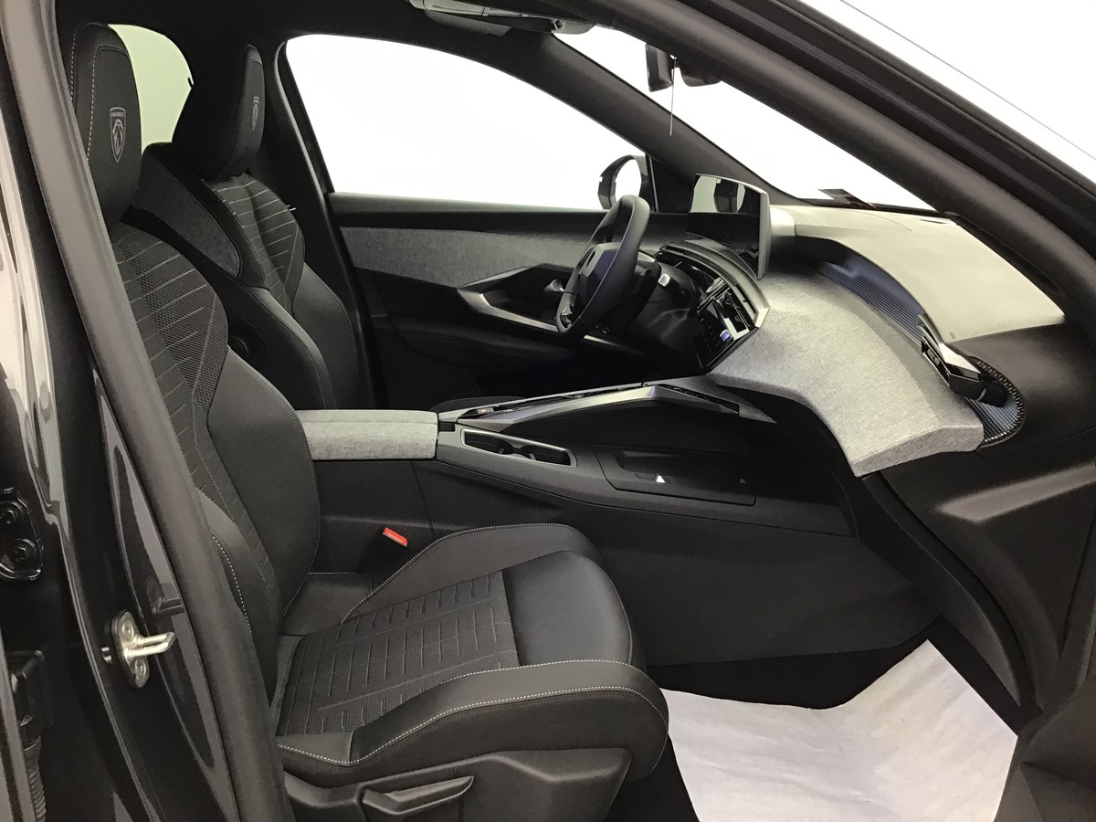 PEUGEOT 3008 PHASE 4 GT 1.2 Hybrid 145ch E-Dsc6 Gt