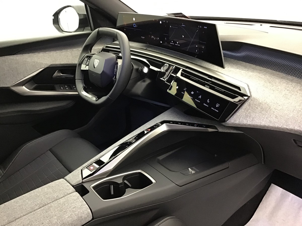 PEUGEOT 3008 PHASE 4 GT 1.2 Hybrid 145ch E-Dsc6 Gt