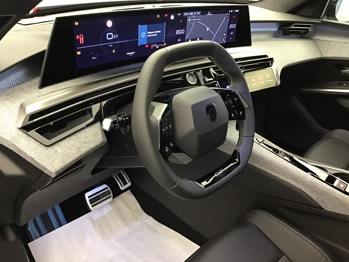 PEUGEOT 3008 PHASE 4 GT 1.2 Hybrid 145ch E-Dsc6 Gt + PACK VISION 360 & DRIVE ASSIST PLUS