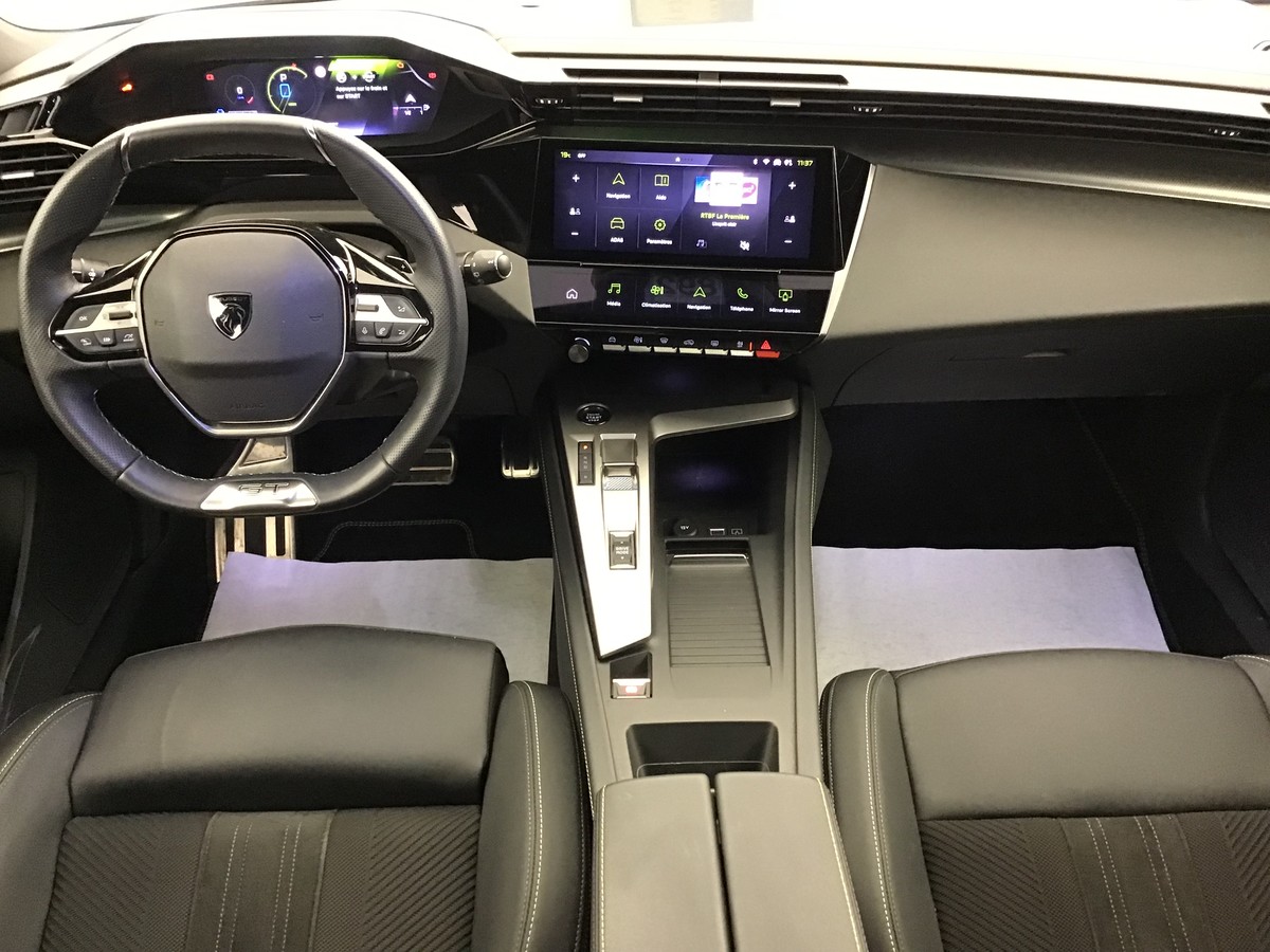 PEUGEOT 308 GT 1.6 Plug-In Hybrid 180ch Eat8 Gt
