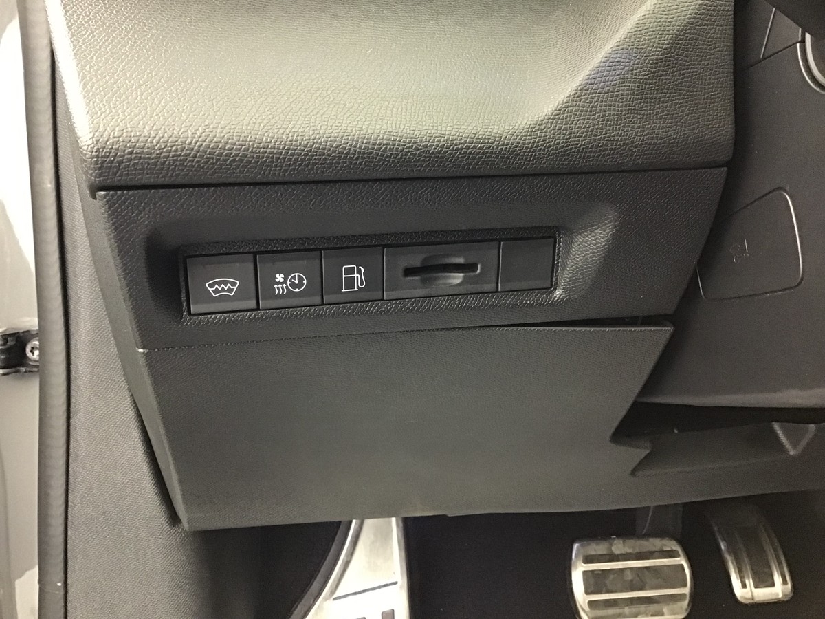 PEUGEOT 308 GT 1.6 Plug-In Hybrid 180ch Eat8 Gt
