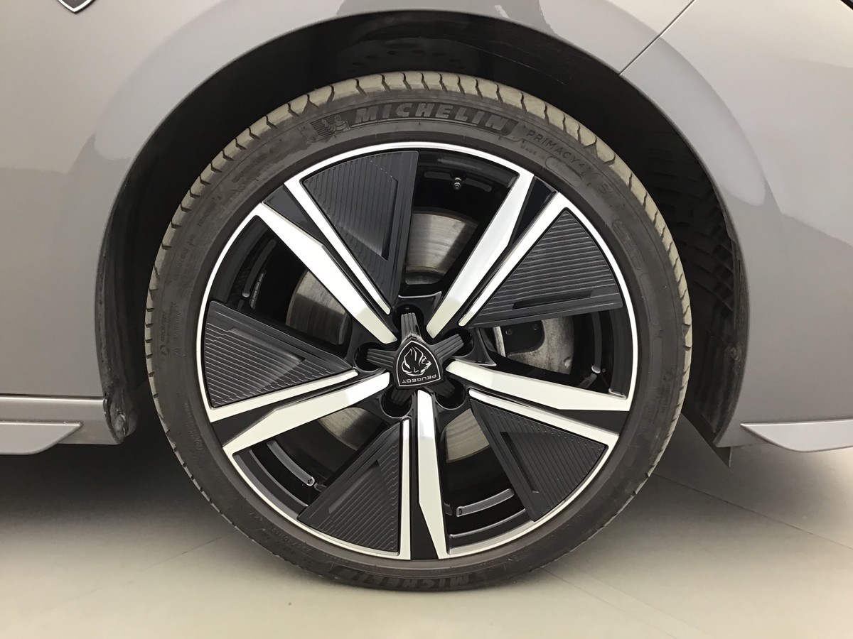 PEUGEOT 308 GT 1.6 Plug-In Hybrid 180ch Eat8 Gt