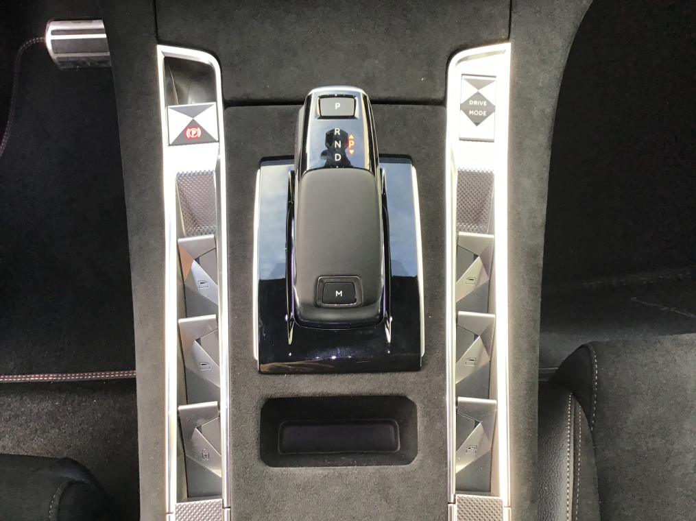 DS DS7 BlueHDi 130 EAT8 Performance Line