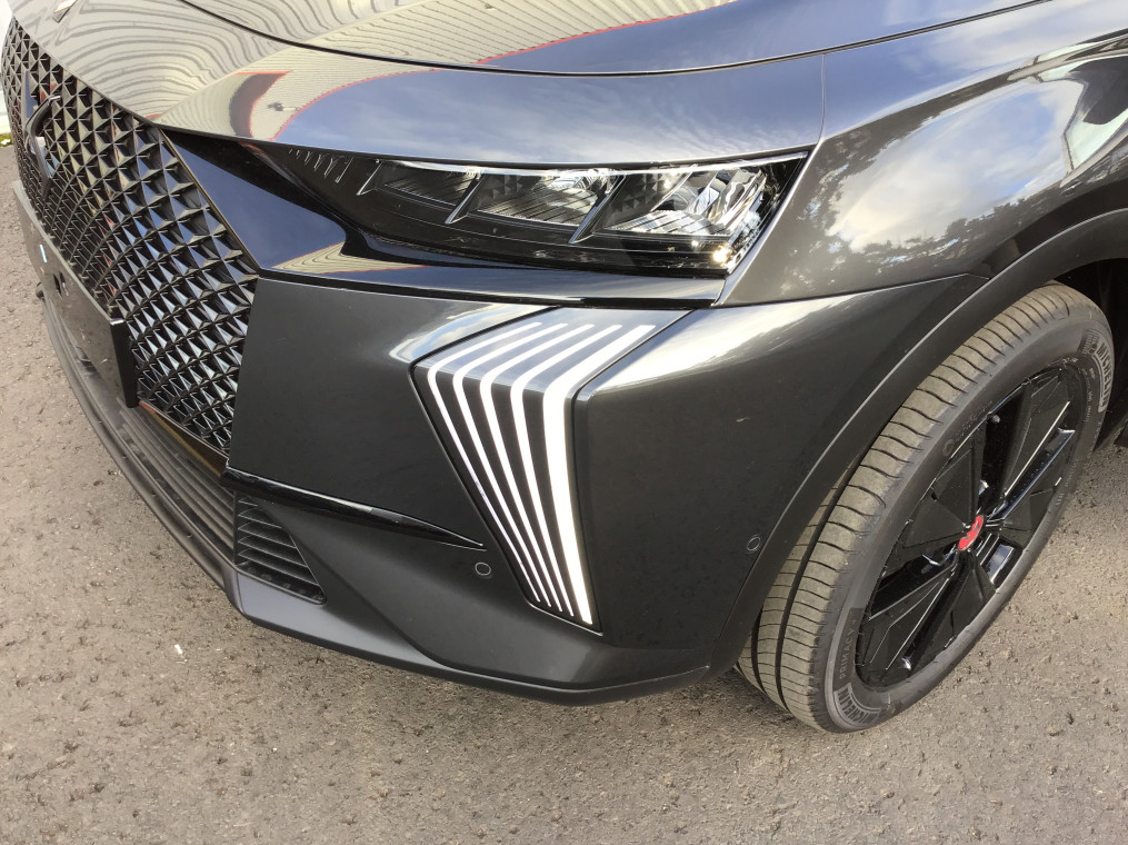 DS DS7 BlueHDi 130 EAT8 Performance Line