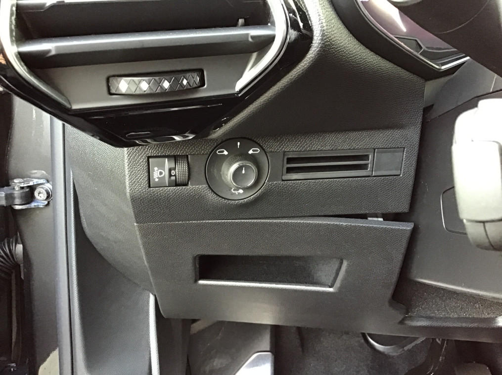 DS DS7 BlueHDi 130 EAT8 Performance Line
