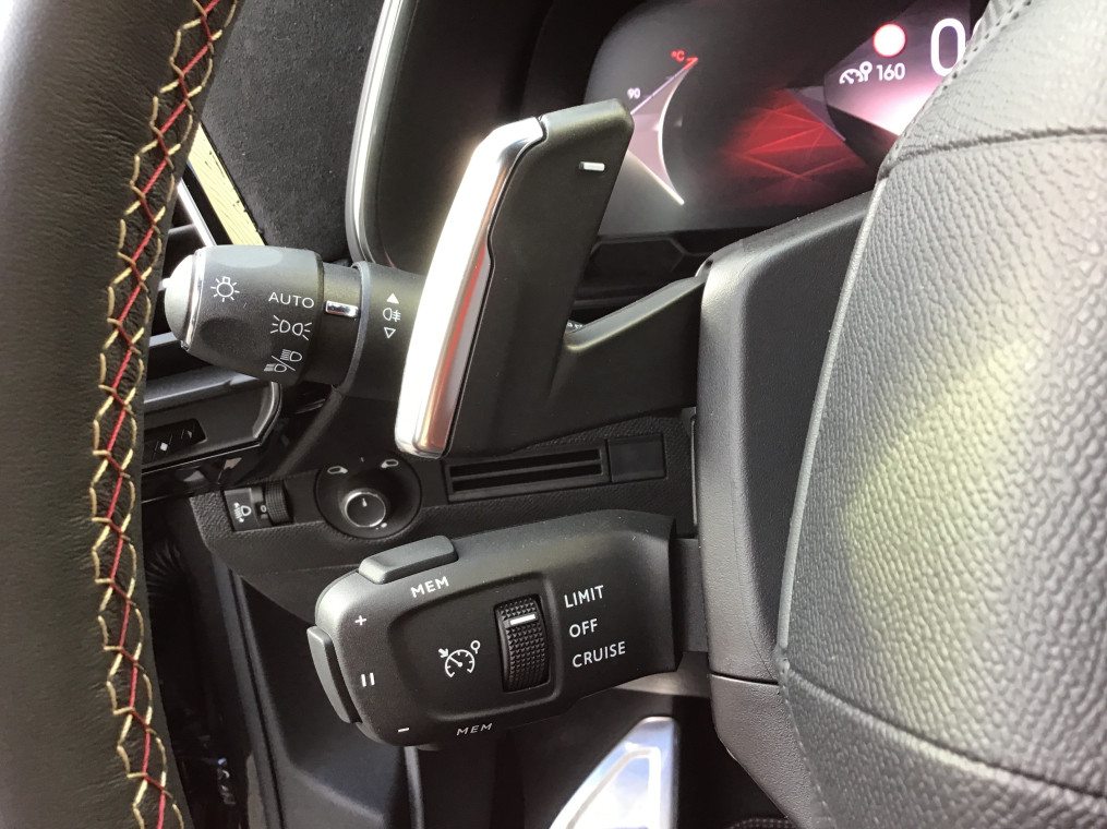 DS DS7 BlueHDi 130 EAT8 Performance Line