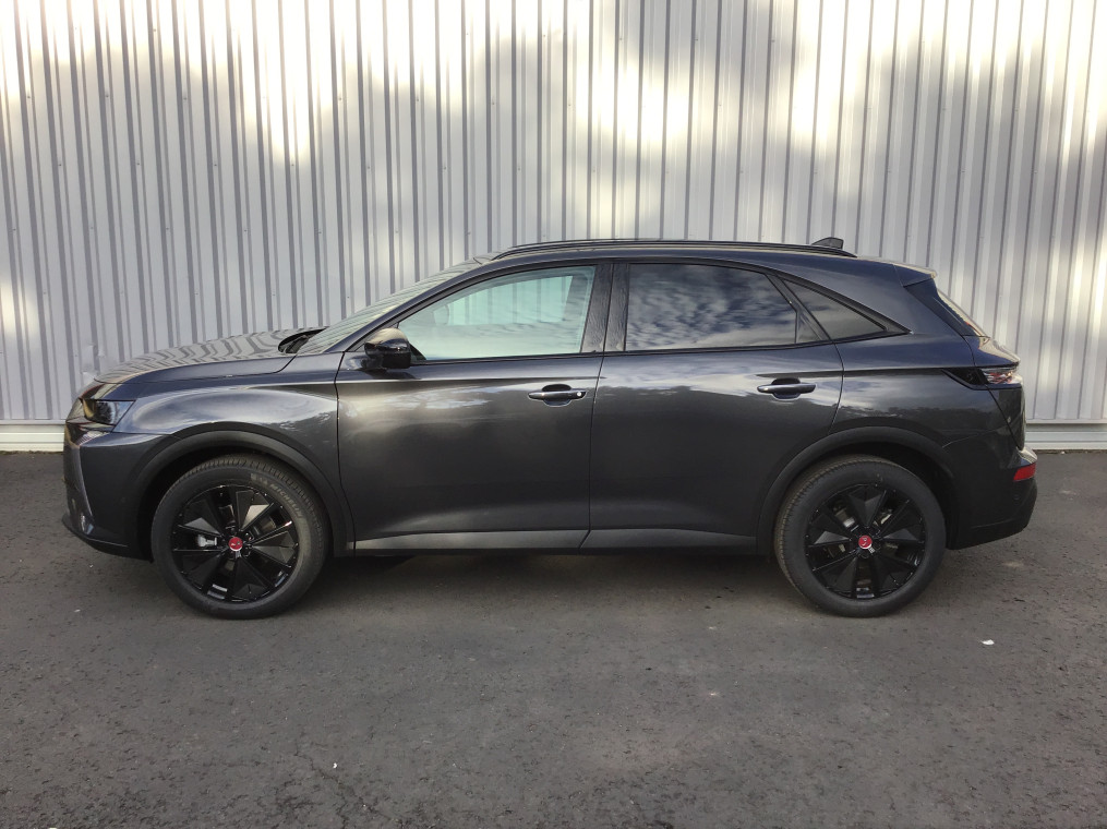 DS DS7 BlueHDi 130 EAT8 Performance Line