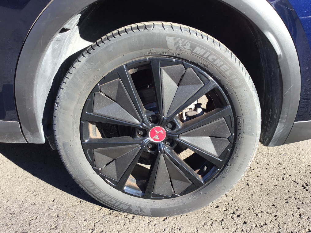 DS DS7 BlueHDi 130 EAT8 Performance Line +