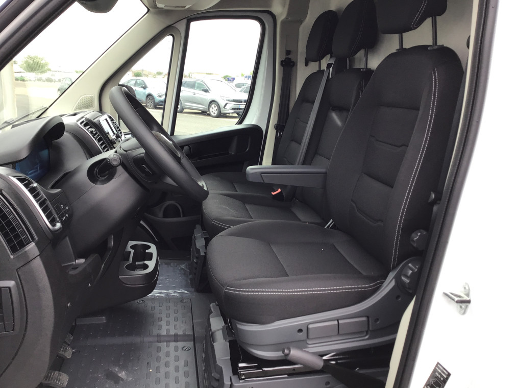 PEUGEOT BOXER TOLE 3.3 T L2H2 BLUEHDI 140 S&S BVM6 + Pack Visibilité