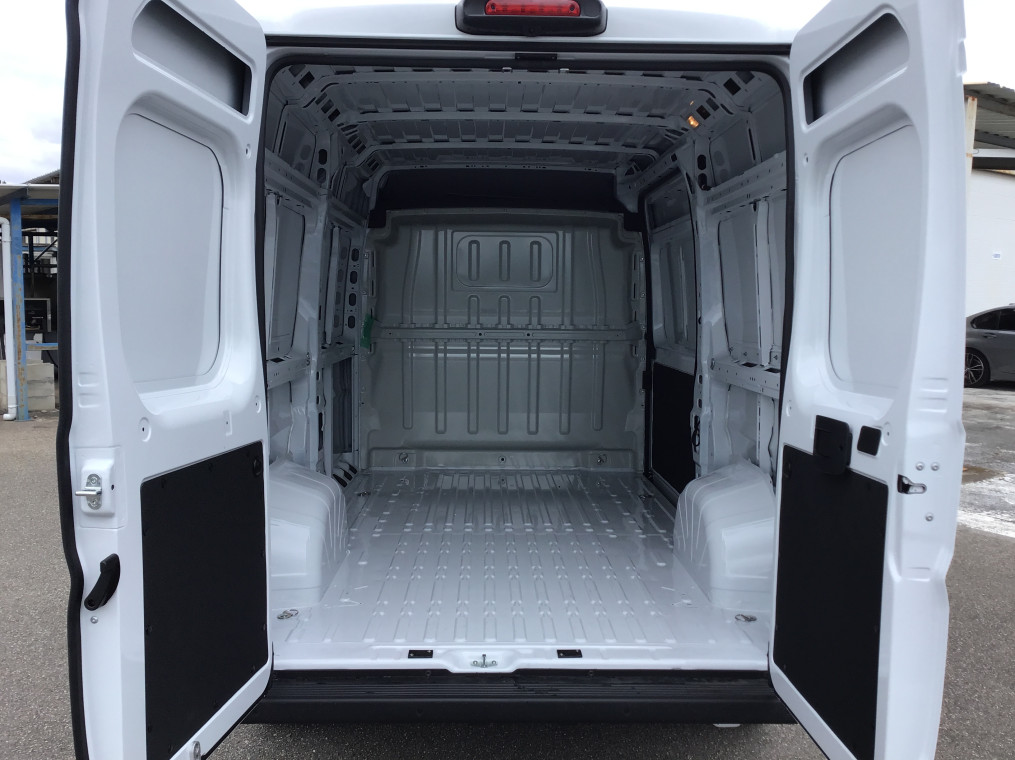PEUGEOT BOXER TOLE 3.3 T L2H2 BLUEHDI 140 S&S BVM6 + Pack Visibilité