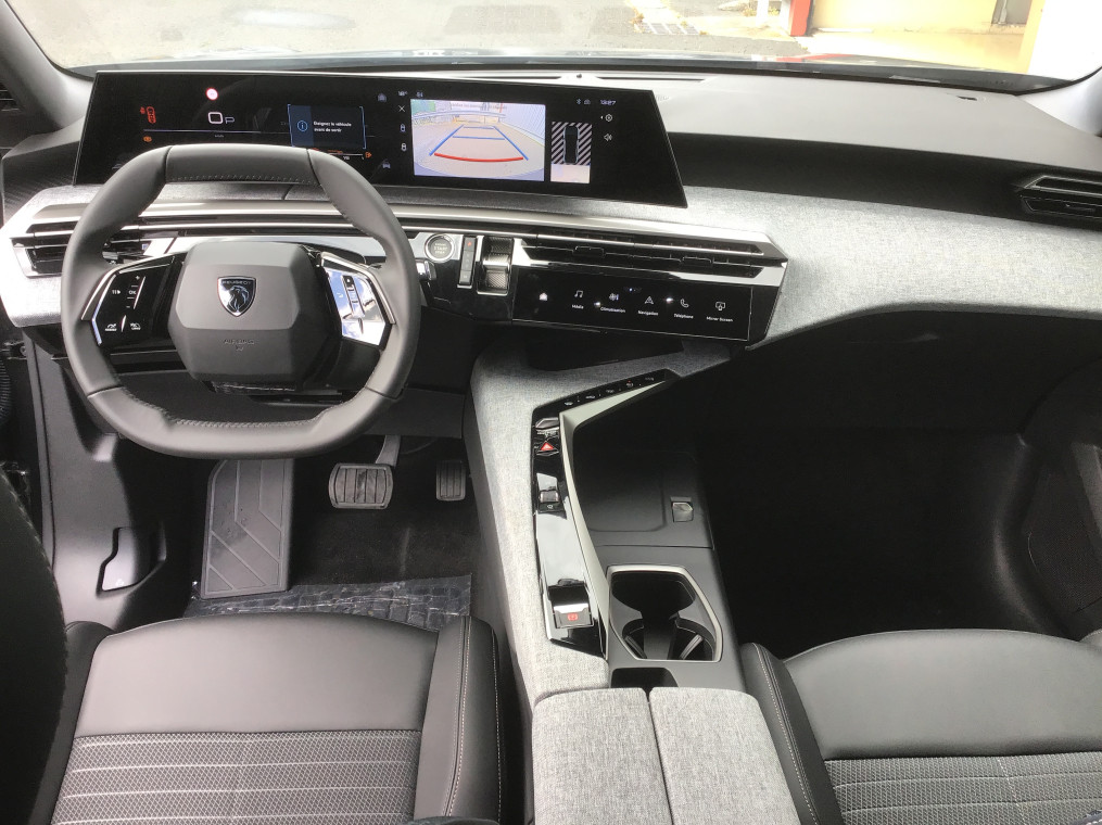 PEUGEOT 3008 Hybrid 136 e-DCS6 Allure