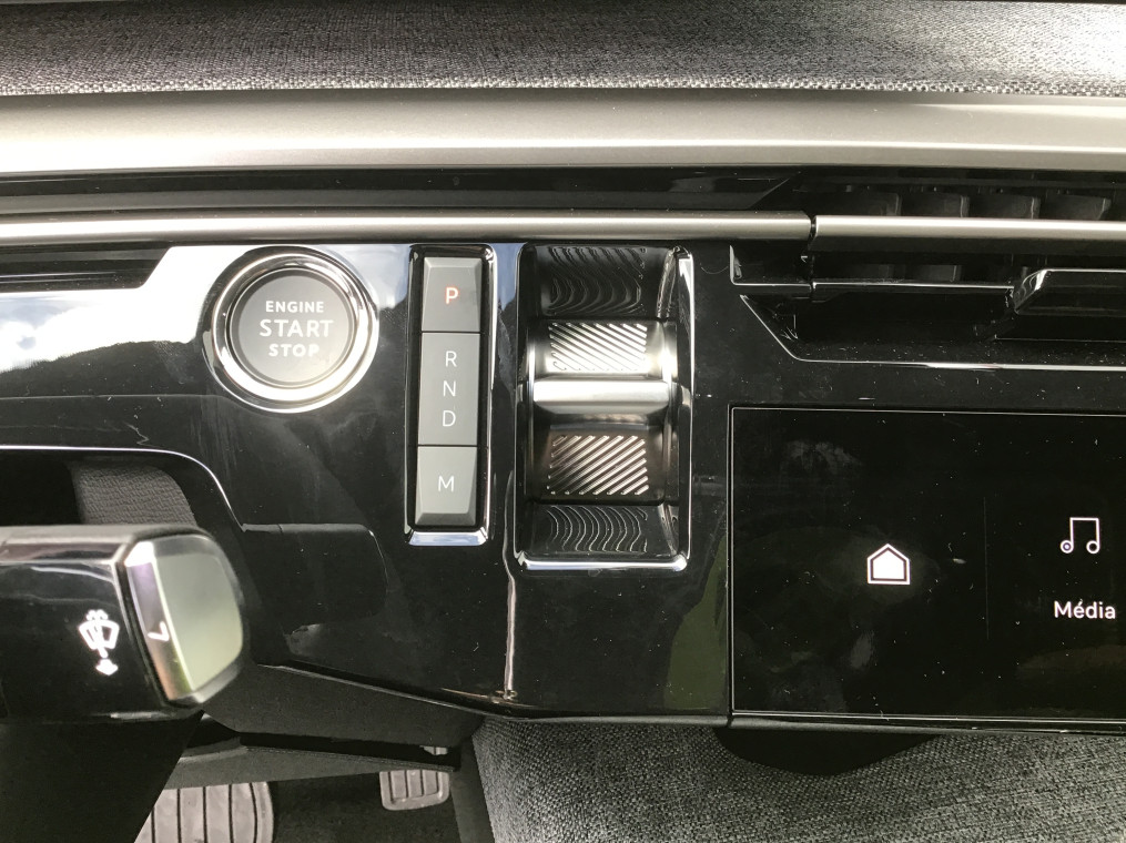 PEUGEOT 3008 Hybrid 136 e-DCS6 Allure
