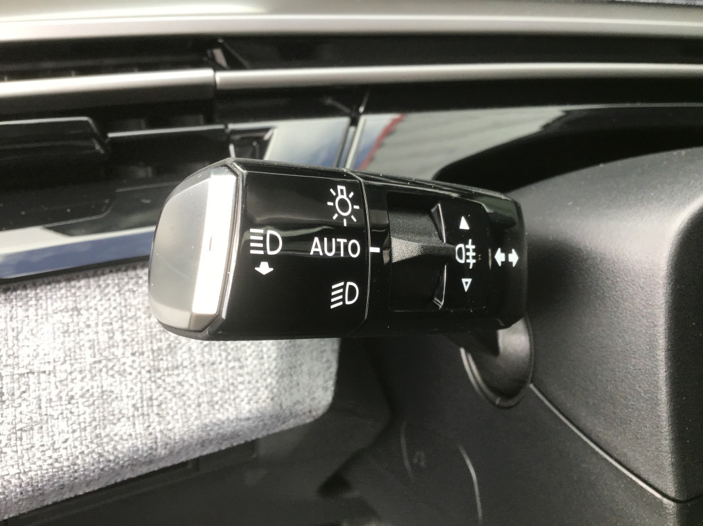 PEUGEOT 3008 Hybrid 136 e-DCS6 Allure