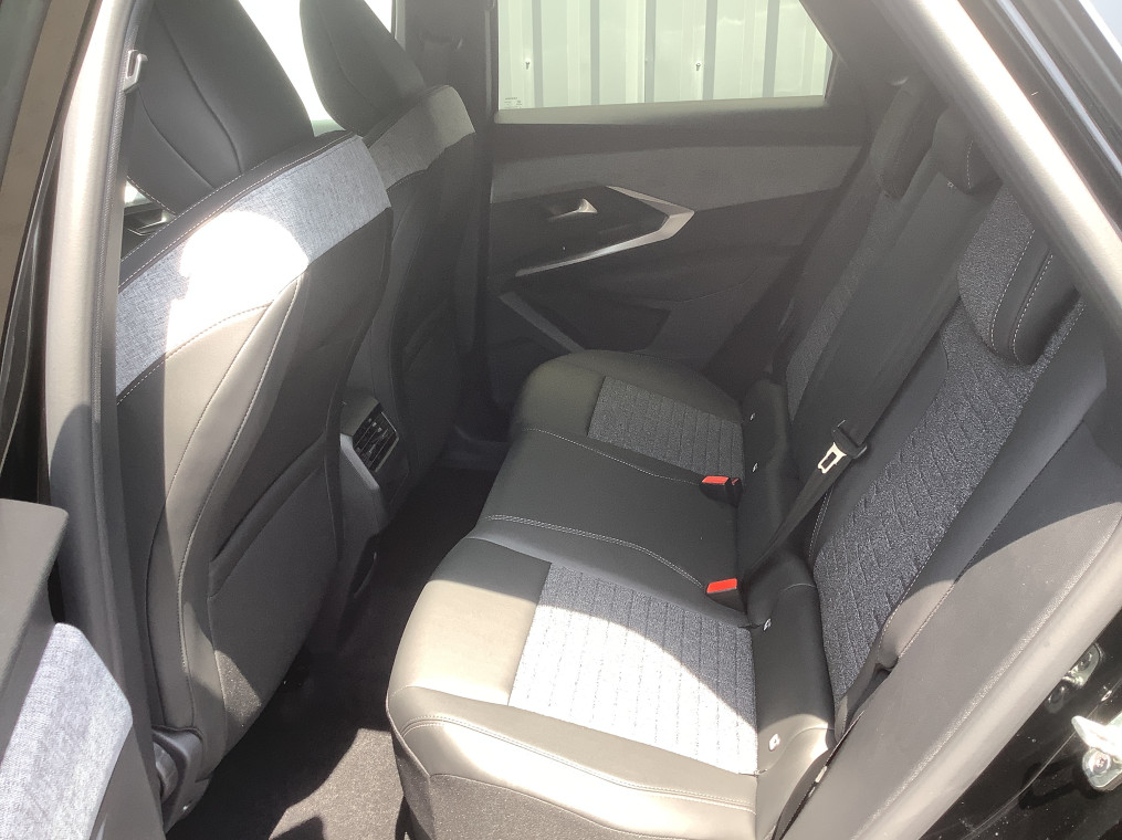 PEUGEOT 3008 Hybrid 136 e-DCS6 Allure