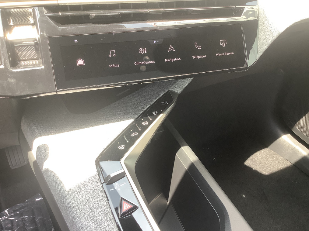 PEUGEOT 3008 Hybrid 136 e-DCS6 Allure