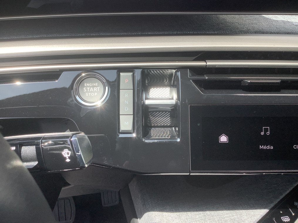 PEUGEOT 3008 Hybrid 136 e-DCS6 Allure