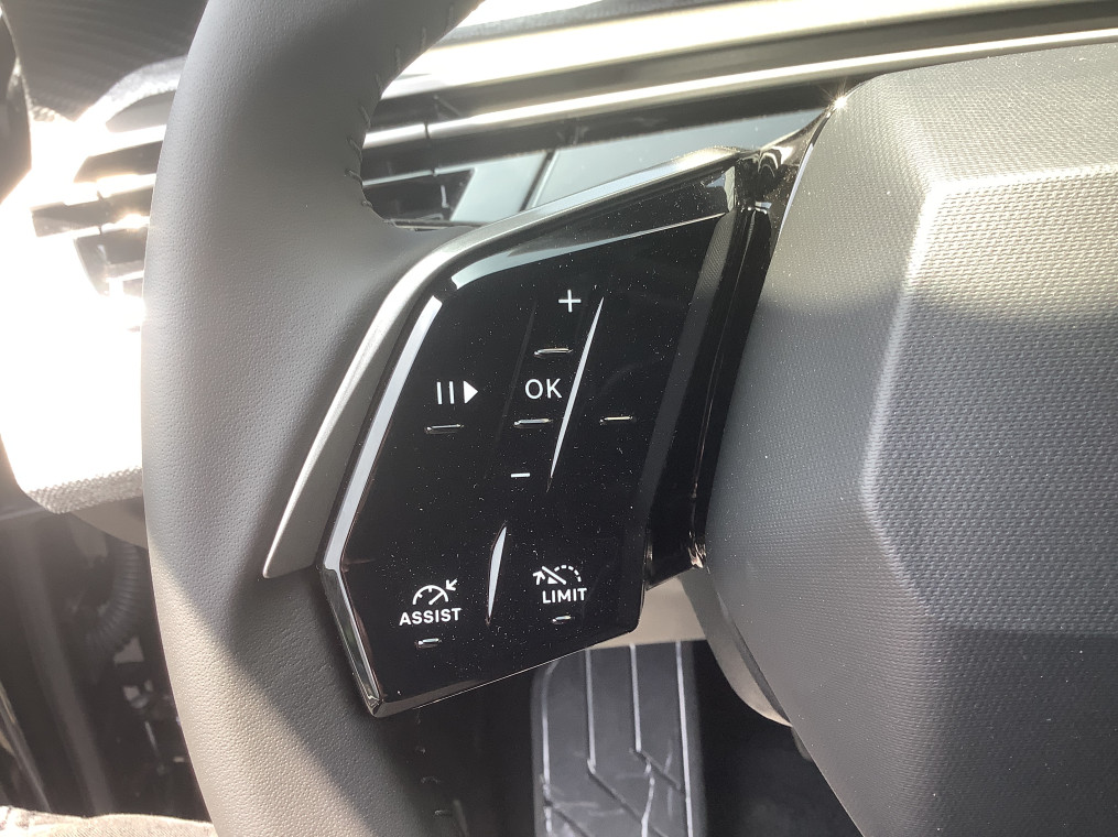 PEUGEOT 3008 Hybrid 136 e-DCS6 Allure