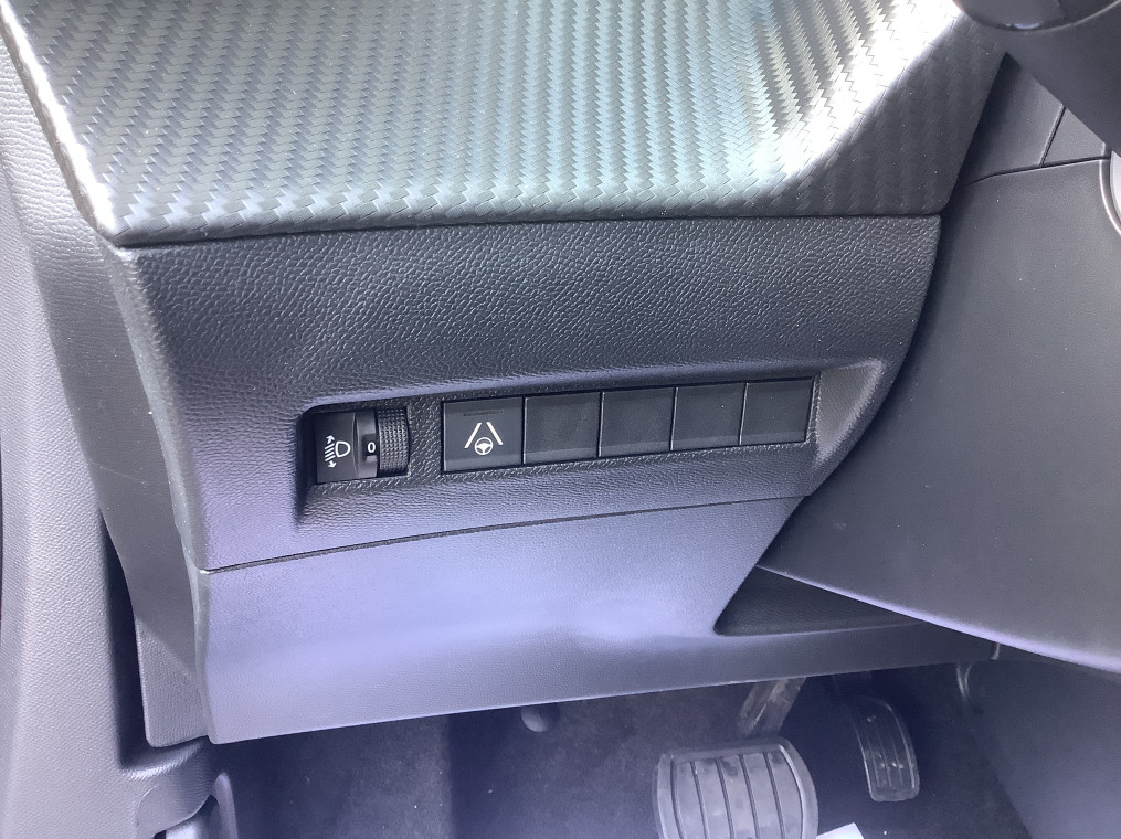 PEUGEOT 2008 Hybrid 145 e-DCS6 Allure